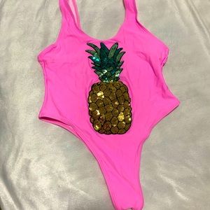 Sequin pineapple one piece swimsuit 🍍